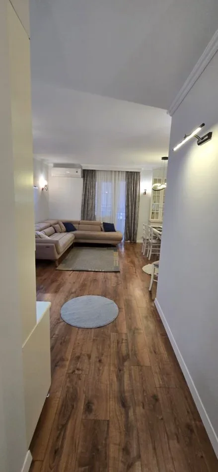 Tirane, jepet me qera apartament 3+1 Kati 2, 118 m² 1.000 € (kodra diellit)