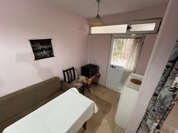 Tirane, jepet me qera apartament 1+1 Kati 2, 60 m² 400 € (bulevardi zogu 1)