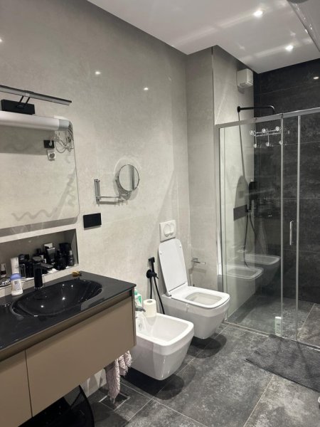 Tirane, jepet me qera apartament 2+1 Kati 4, 110 m² 1.500 € 