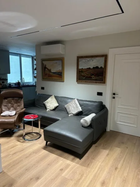 Tirane, jepet me qera apartament 2+1 Kati 4, 110 m² 1.500 € 