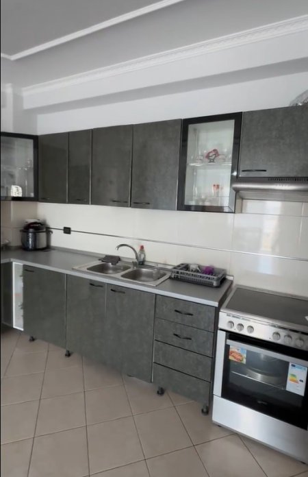 Tirane, shitet super apartament 2+1+2 - Kati 8 me ashensor , 108 m² 130.000 € (Astir – Prane Artistit)
