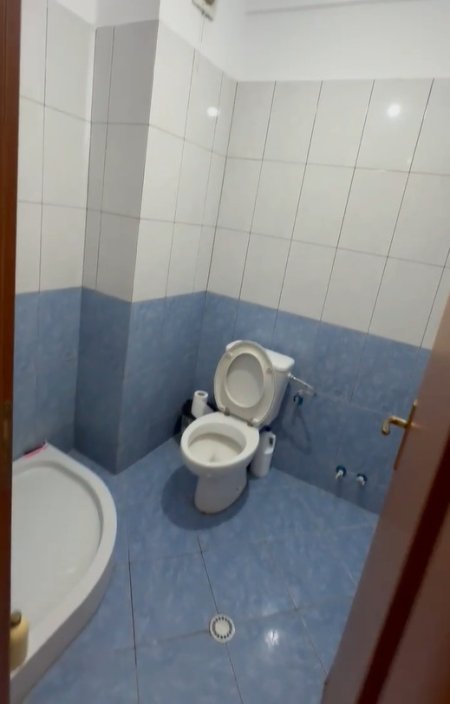 Tirane, shitet super apartament 2+1+2 - Kati 8 me ashensor , 108 m² 130.000 € (Astir – Prane Artistit)