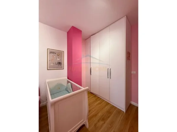 Tirane, shitet apartament 2+1 Kati 3, 105 m² 310.000 € (Rruga e Barrikadave)