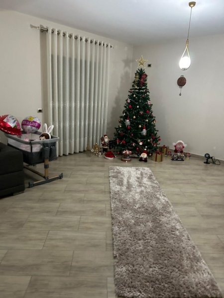 Tirane, jepet me qera Vile 5+1 , 300 m² 3.000 € (PORCELAN)