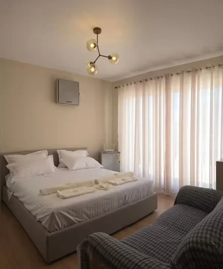 Tirane, jepet me qera apartament 2+1 Kati 10, 145 m² 1.200 € (blloku)
