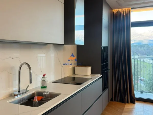 Tirane, shitet apartament 2+1+Ballkon Kati 2, 133 m² 800.000 € 
