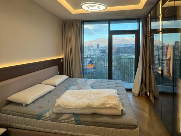 Tirane, shitet apartament 2+1+Ballkon Kati 2, 133 m² 800.000 € 