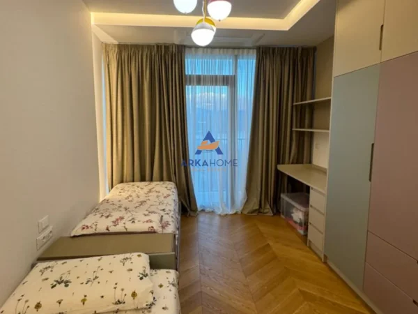 Tirane, shitet apartament 2+1+Ballkon Kati 2, 133 m² 800.000 € 