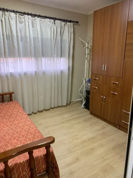 Tirane, jepet me qera apartament 1+1 Kati 3, 70 m² 500 € 