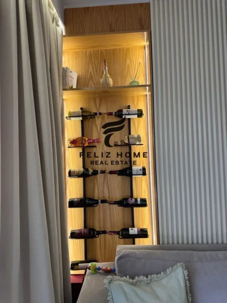 Tirane, jepet me qera 1+1 Kati 2, 75 m² 1.000 € (RRUGA E BARRIKADAVE)