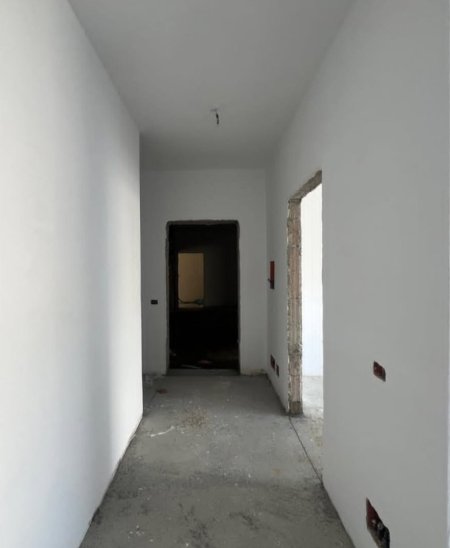 Tirane, shitet apartament 2+1 Kati 5, 120 m² 340.000 € (KOMUNA E PARISIT)