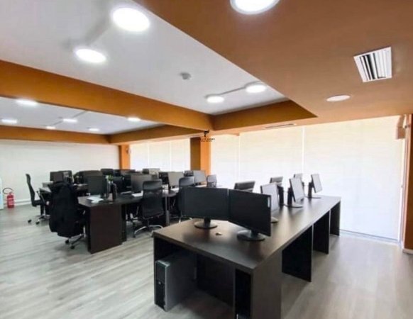 Tirane, jepet me qera zyre Kati 1, 200 m² 3.500 € (BLLOKU)