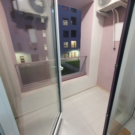 Tirane, jepet me qera apartament 1+1+Ballkon Kati 2, 50 m² 450 € (Kompleksi Kadiu)