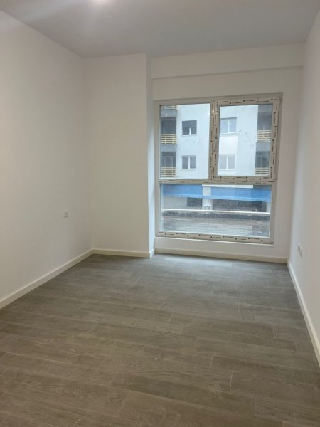 Tirane, jepet me qera zyre Kati 1, 115 m² 700 € (Aura Residence)
