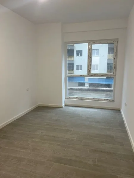 Tirane, jepet me qera zyre Kati 1, 115 m² 700 € (Aura Residence)