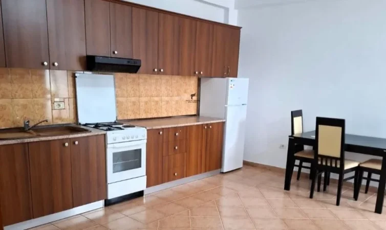 Tirane, jepet me qera apartament 2+1 Kati 4, 80 m² 400 € (RRUGA E DIBRES)
