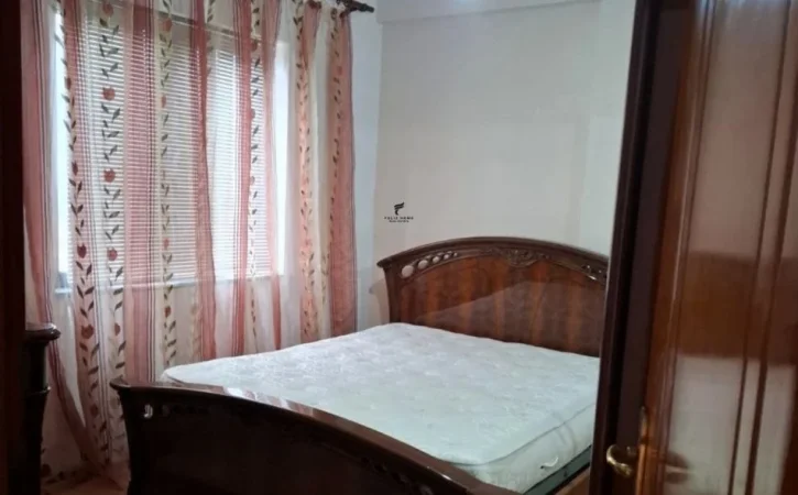 Tirane, jepet me qera apartament 2+1 Kati 4, 80 m² 400 € (RRUGA E DIBRES)