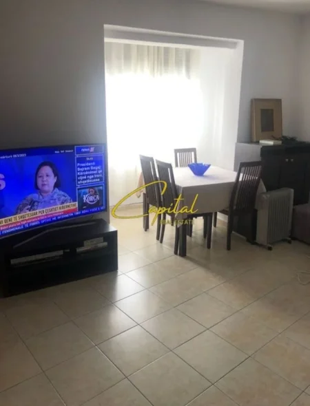 Tirane, jepet me qera apartament 2+1 Kati 5, 80 m² 450 € (LAPRAKE)