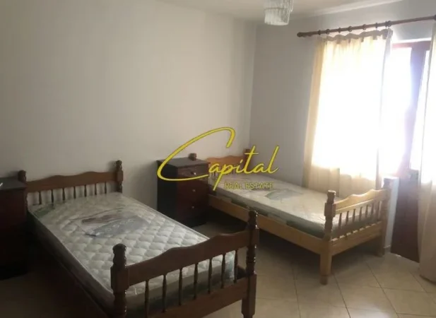 Tirane, jepet me qera apartament 2+1 Kati 5, 80 m² 450 € (LAPRAKE)