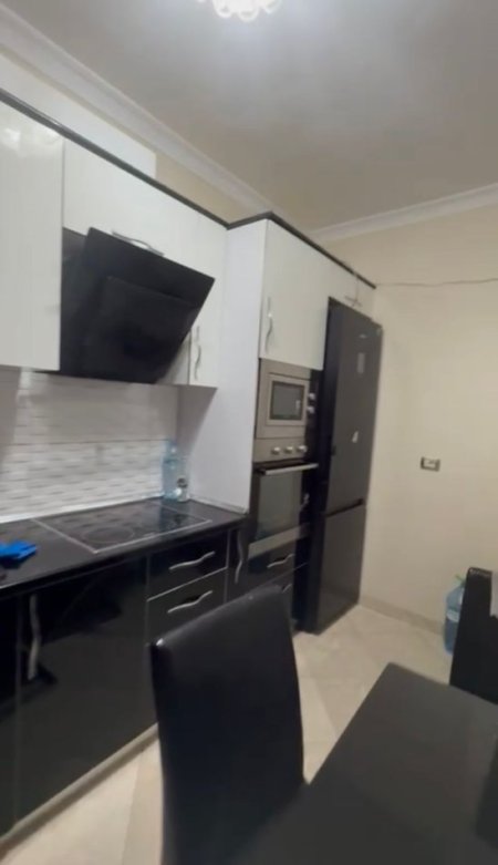 Tirane, shitet apartament 1+1 Kati 5, 62 m² 82.500 € (Rruga Ardeno)