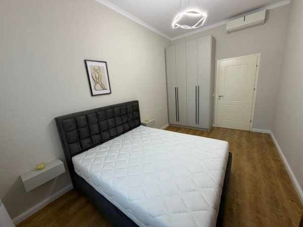 Tirane, shitet apartament 1+1+Ballkon Kati 2, 77 m² 125.000 € (Vila L)