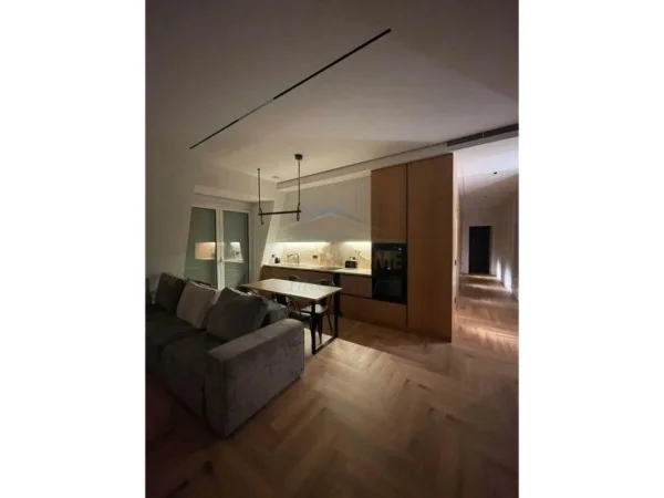 Tirane, jepet me qera apartament 2+1 Kati 3, 105 m² 2.200 € (JOY RESIDENCE)