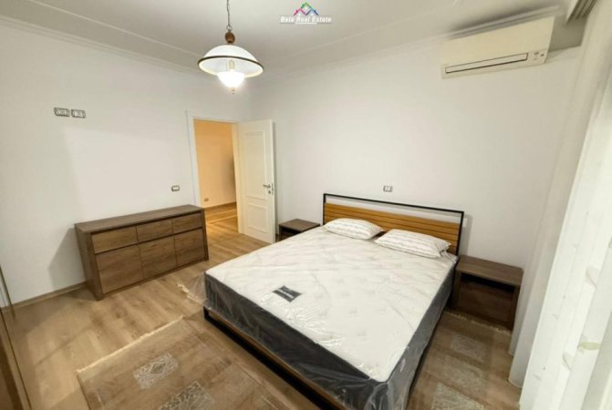 Tirane, jepet me qera apartament 2+1 Kati 5, 120 m² 1.150 € (Qender)