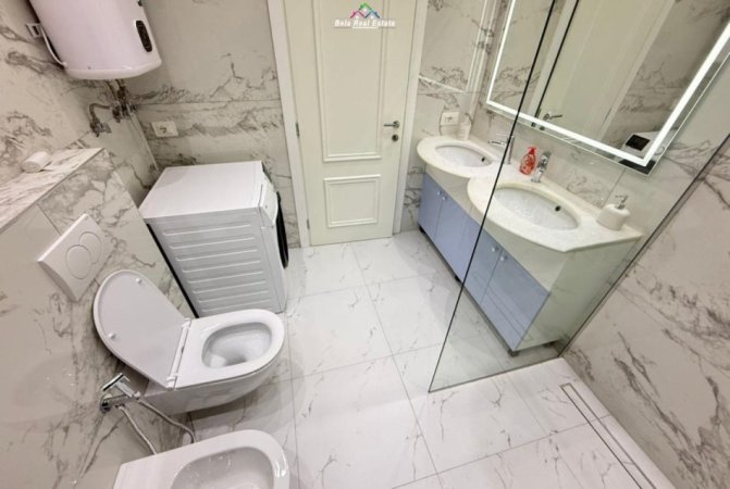 Tirane, jepet me qera apartament 2+1 Kati 5, 120 m² 1.150 € (Qender)