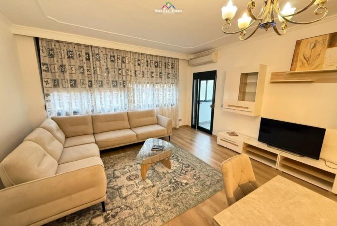 Tirane, jepet me qera apartament 2+1 Kati 5, 120 m² 1.150 € (Qender)