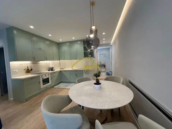 Tirane, jepet me qera apartament 2+1 Kati 2, 100 m² 1.200 € (LIQENI I THATE)