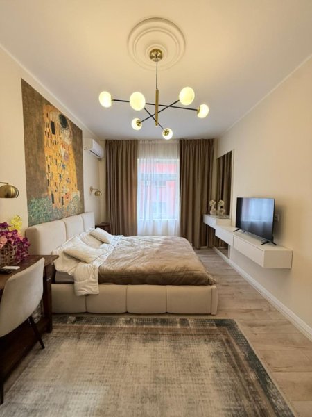 Tirane, shitet apartament 2+1+Ballkon Kati 1, 70 m² 240.000 € (Bllok)