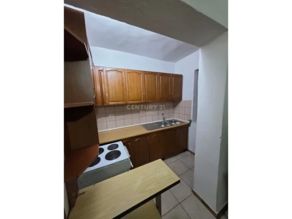 Tirane, shitet apartament 1+1 Kati 3, 57 m² 130.000 € (Mine Peza) !!!!!!1