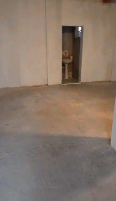 Tirane, jepet me qera magazine Kati 0, 130 m² 700 € (21 DHJETORI)