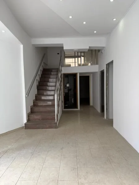 Tirane, shitet dyqan , 150 m² 530.000 € (RRUGA E ELBASANIT)