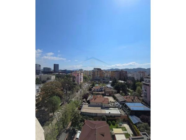 Tirane, jepet me qera apartament Penthouse 2+1 Kati 10, 145 m² 1.200 € (BLLOK , Sky Tower)