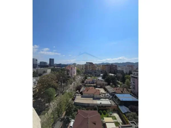 Tirane, jepet me qera apartament Penthouse 2+1 Kati 10, 145 m² 1.200 € (BLLOK , Sky Tower)