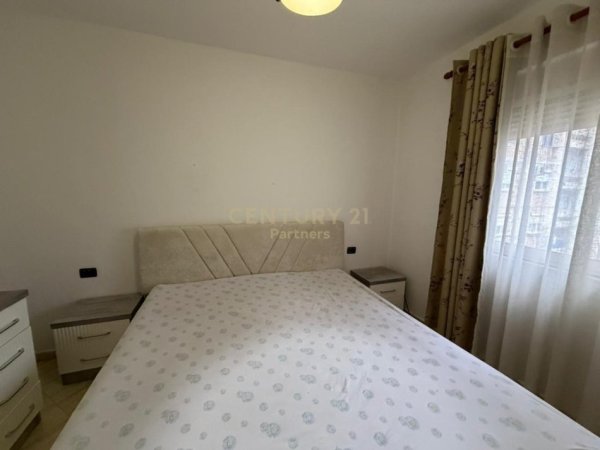 Tirane, shitet apartament 1+1+Ballkon Kati 3, 54 m² 107.000 € (Porcelan,Afer rrethit te Klanit)