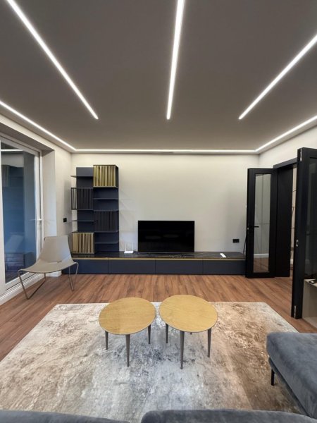 Tirane, shitet apartament 3+1+Ballkon Kati 2, 170 m² 500.000 € (Long Hill)