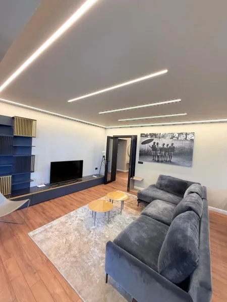 Tirane, shitet apartament 3+1+Ballkon Kati 2, 170 m² 500.000 € (Long Hill)