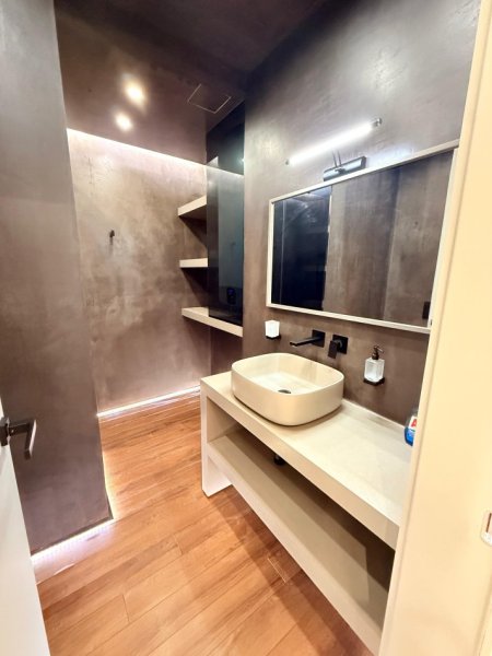 Tirane, shitet apartament 3+1+Ballkon Kati 2, 170 m² 500.000 € (Long Hill)