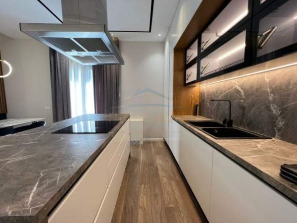 Tirane, jepet me qera apartament 2+1+BLK Kati 5, 180 m² 1.600 Euro (Kopshti Zoologjik)