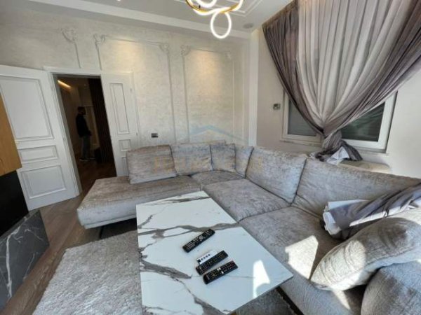 Tirane, jepet me qera apartament 2+1+BLK Kati 5, 180 m² 1.600 Euro (Kopshti Zoologjik)