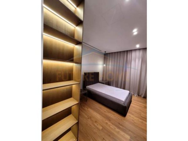 Tirane, jepet me qera Vile 1 Katshe Kati 1, 180 m² 3.500 Euro (Teg)