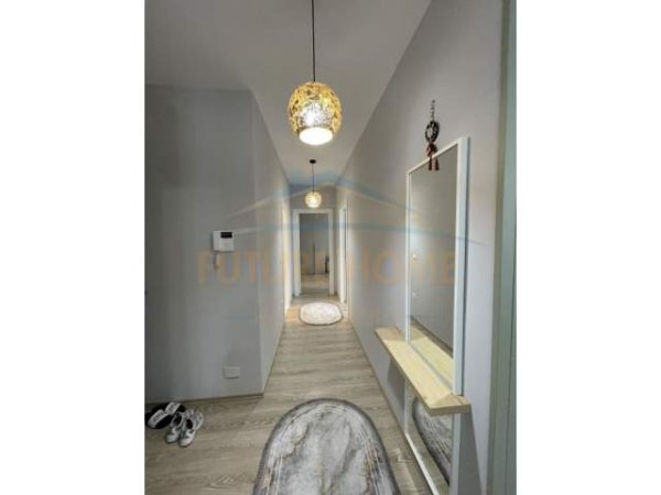 Tirane, jepet me qera apartament Kati 4, 123 m² 1.200 Euro (zogu i zi)