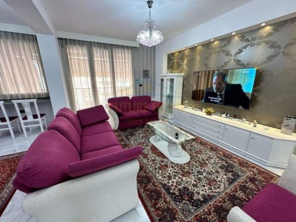 Tirane, jepet me qera apartament 3+1+BLK Kati 7, 150 m² 1.500 Euro (Rruga e Kosovarve)