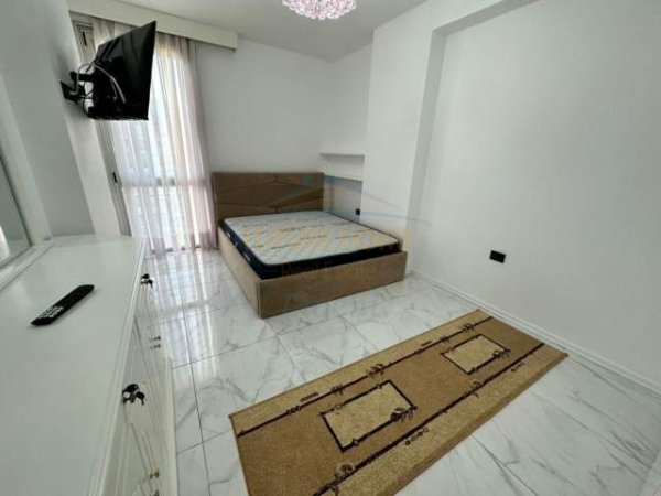 Tirane, jepet me qera apartament 3+1+BLK Kati 7, 150 m² 1.500 Euro (Rruga e Kosovarve)