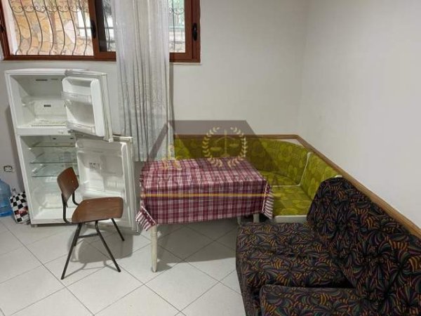 Tirane, jepet me qera apartament 2+1+A Kati 3, 90 m² 350 Euro