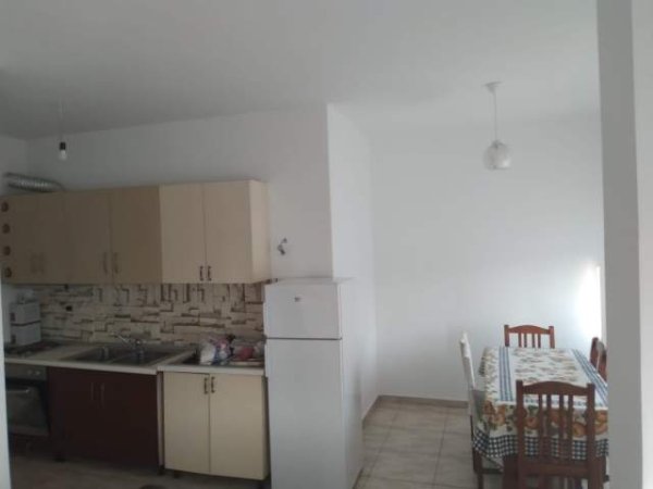 Tirane, jepet me qera apartament Kati 8, 116 m² 400 Euro ASTIR