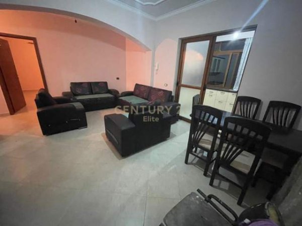 Tirane, jepet me qera apartament 3+1 Kati 2, 150 m² 350 Euro (Shkoze)