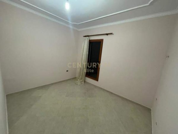 Tirane, jepet me qera apartament 3+1 Kati 2, 150 m² 350 Euro (Shkoze)